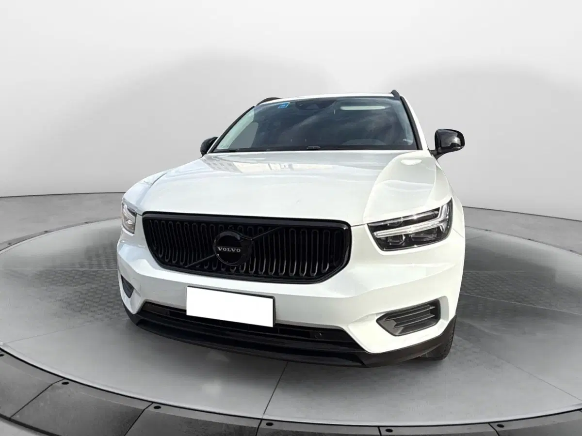 Volvo XC40 usata a Taranto (8)