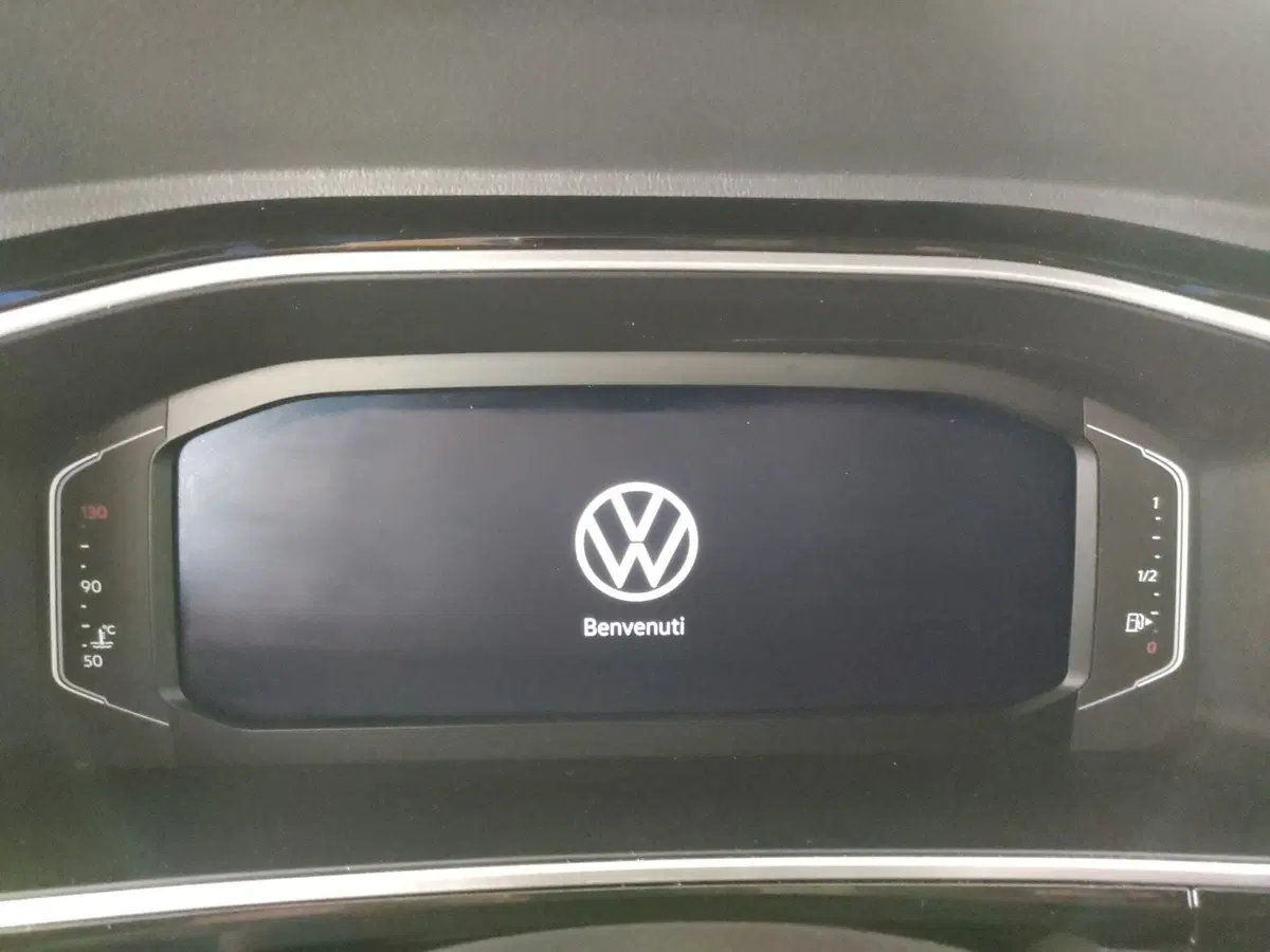 Volkswagen T-Roc usata a Napoli (11)
