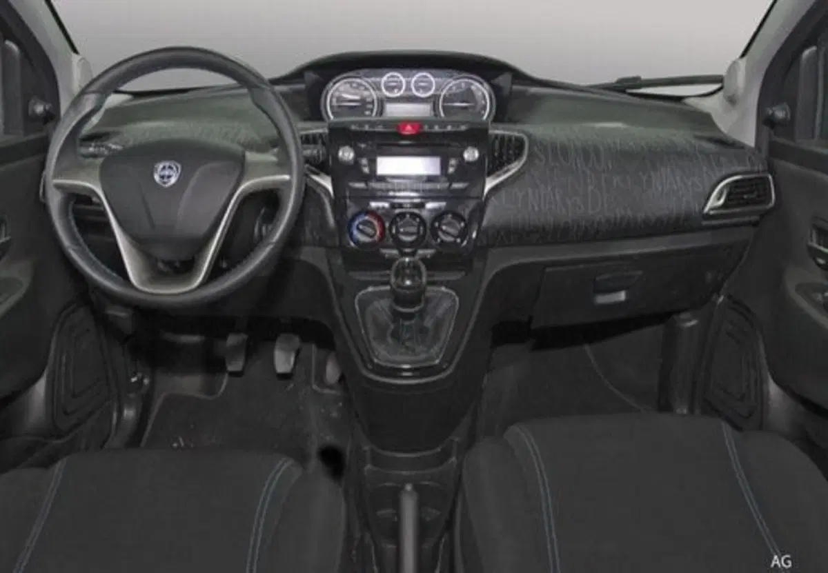 Lancia Ypsilon usata a Palermo (14)