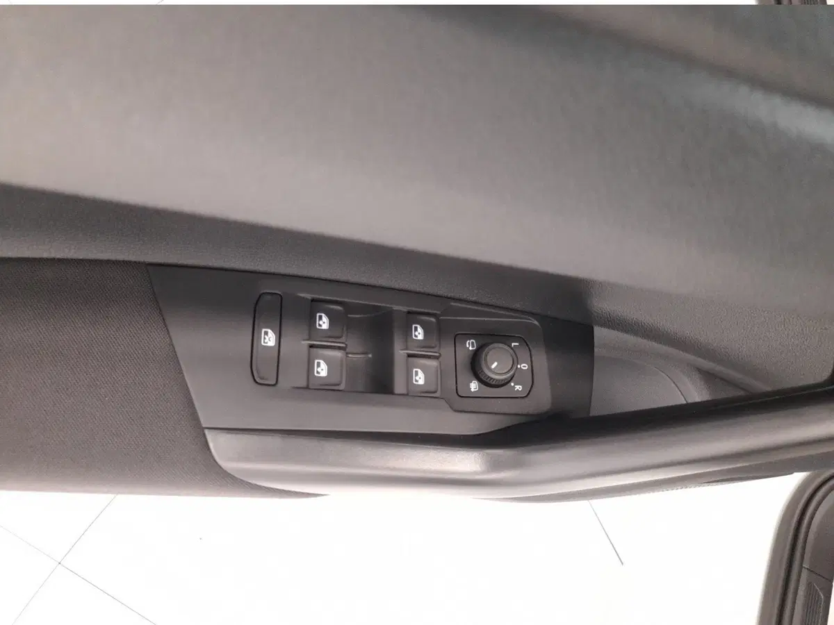 Volkswagen Polo nuova a Bologna (9)