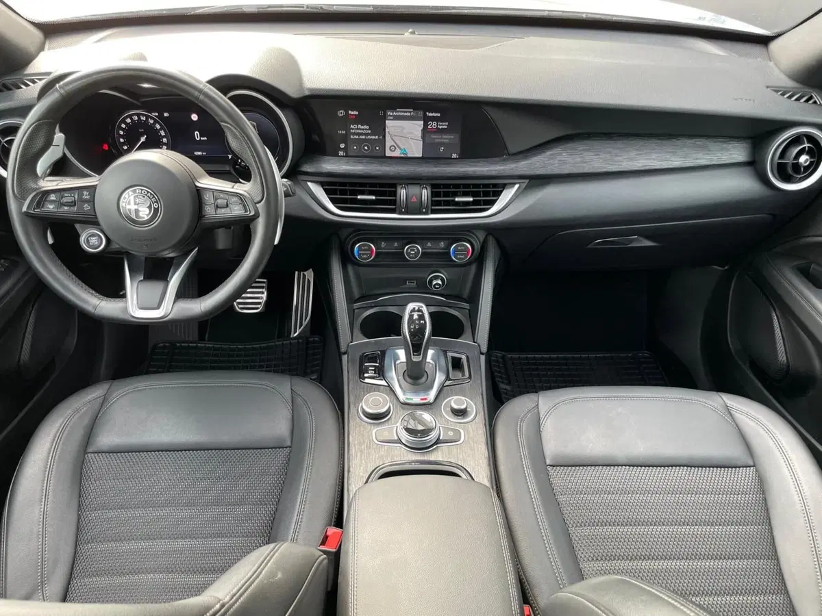 Alfa Romeo Stelvio usata a Ancona (10)