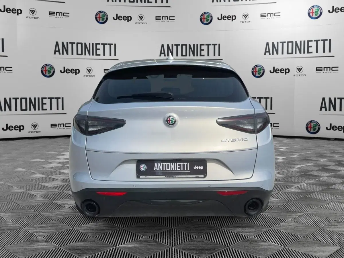 Alfa Romeo Stelvio usata a Ancona (6)