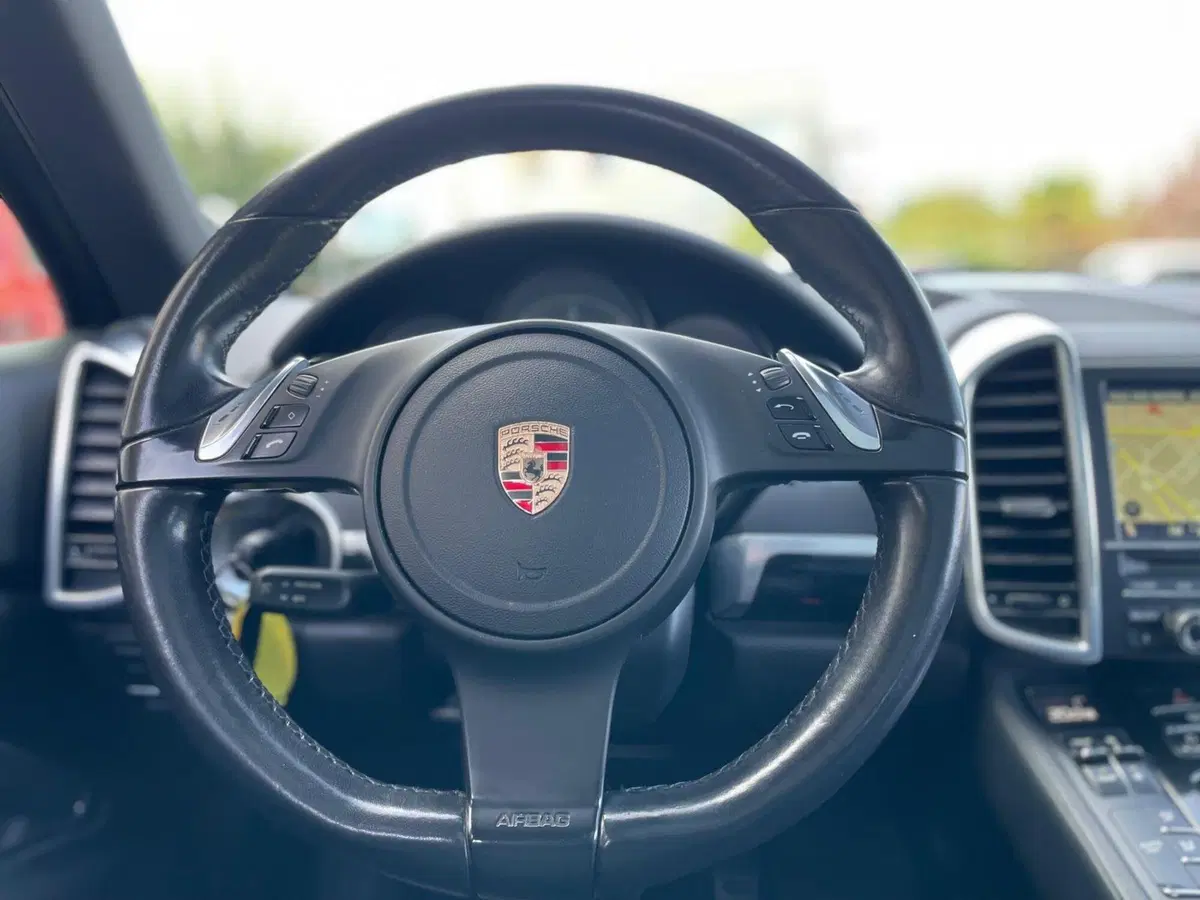 Porsche Cayenne usata a Ancona (11)
