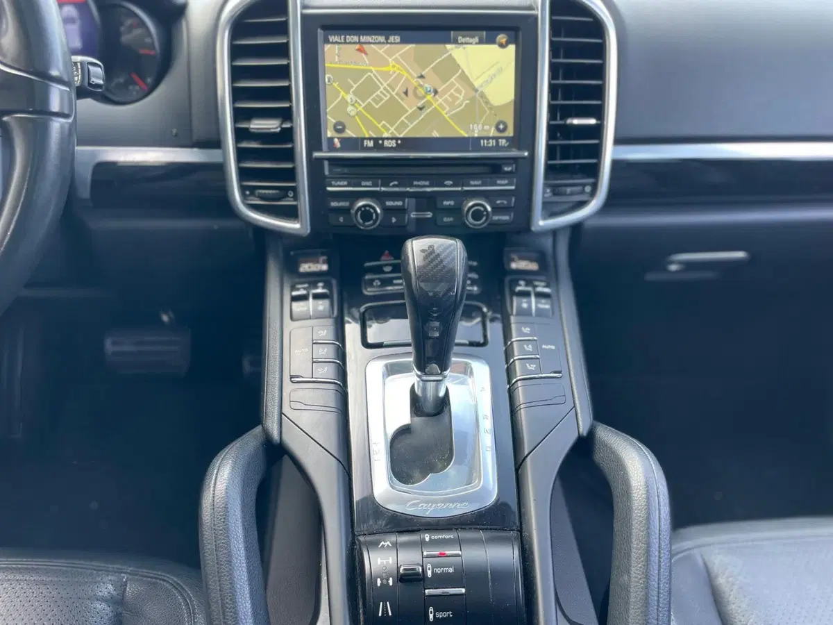 Porsche Cayenne usata a Ancona (12)