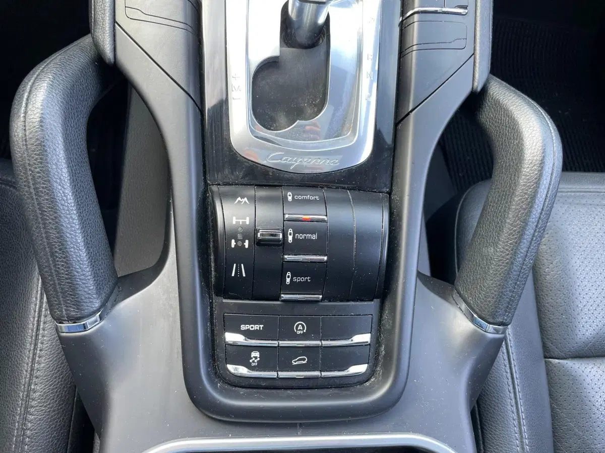 Porsche Cayenne usata a Ancona (14)