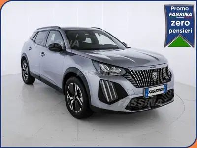 Peugeot 2008 1.2 puretech Allure s&s 100cv del 2025 usata a Milano