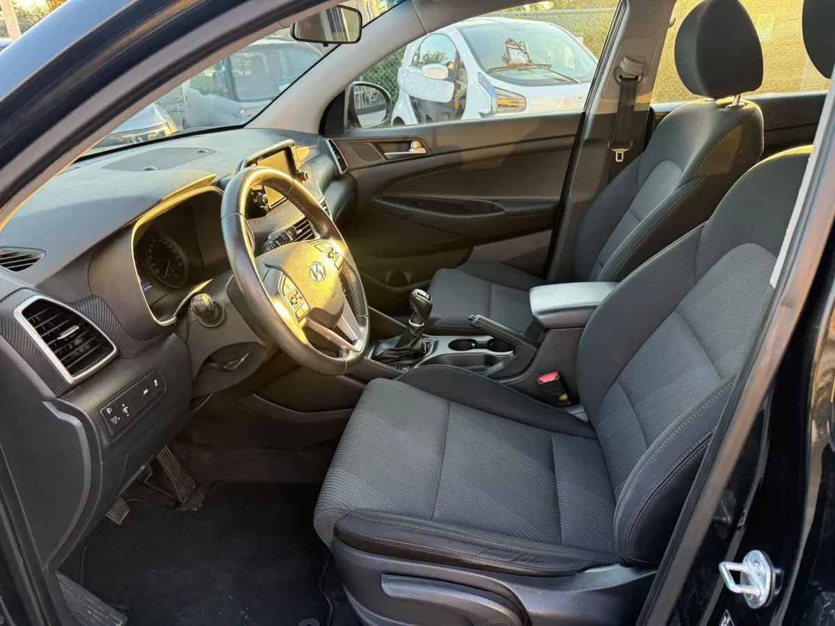 Hyundai Tucson usata a Massa-Carrara (5)
