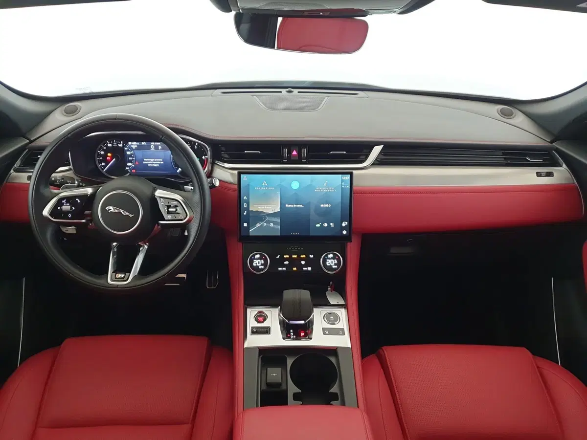 Jaguar F-Pace usata a Monza e Brianza (4)