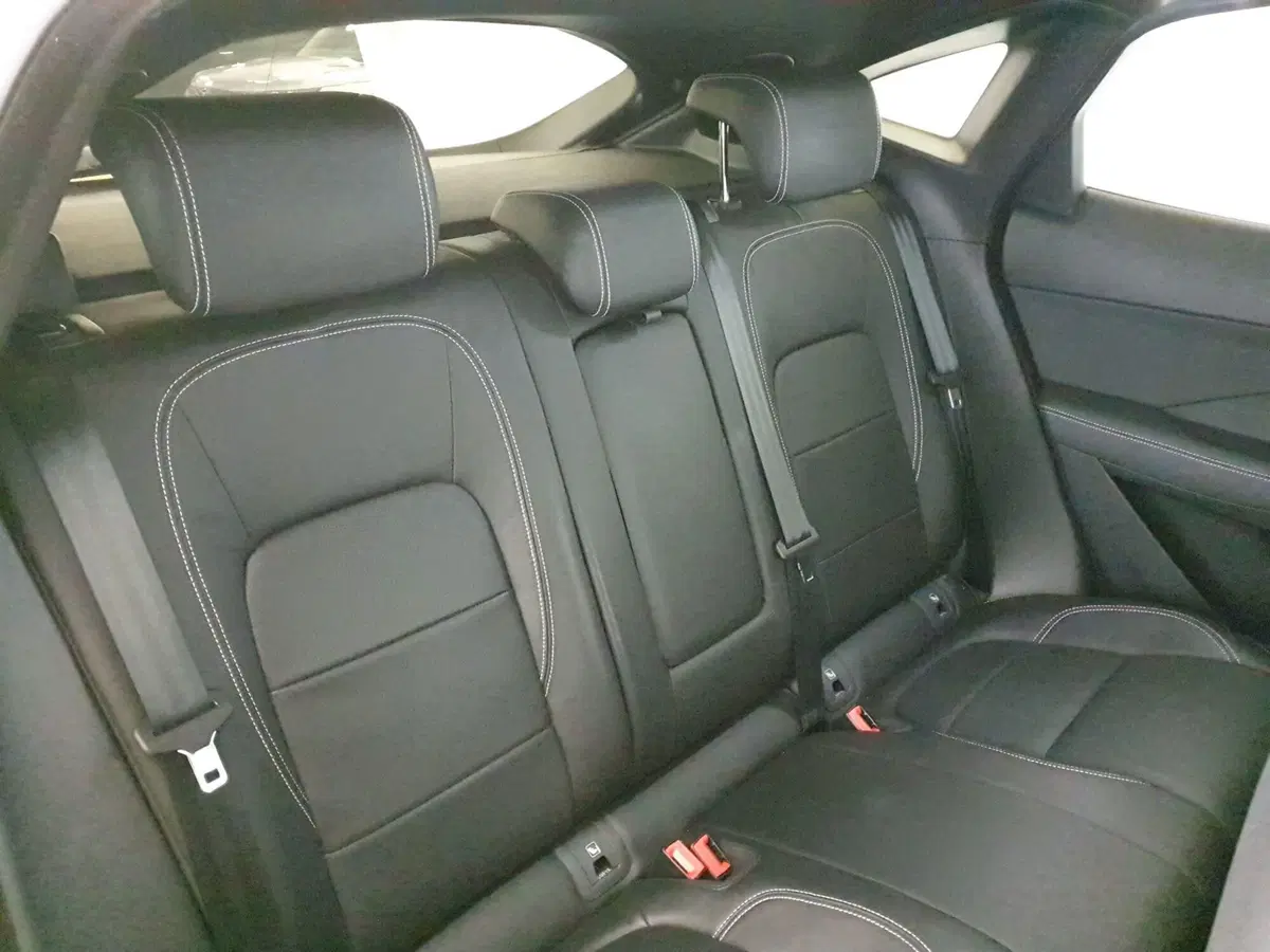 Jaguar E-Pace usata a Monza e Brianza (12)