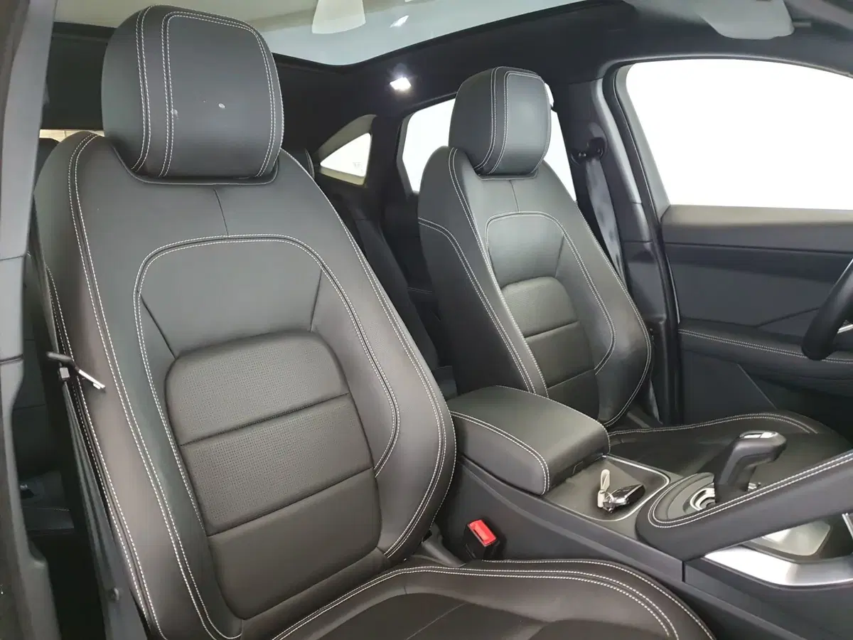Jaguar E-Pace usata a Monza e Brianza (13)