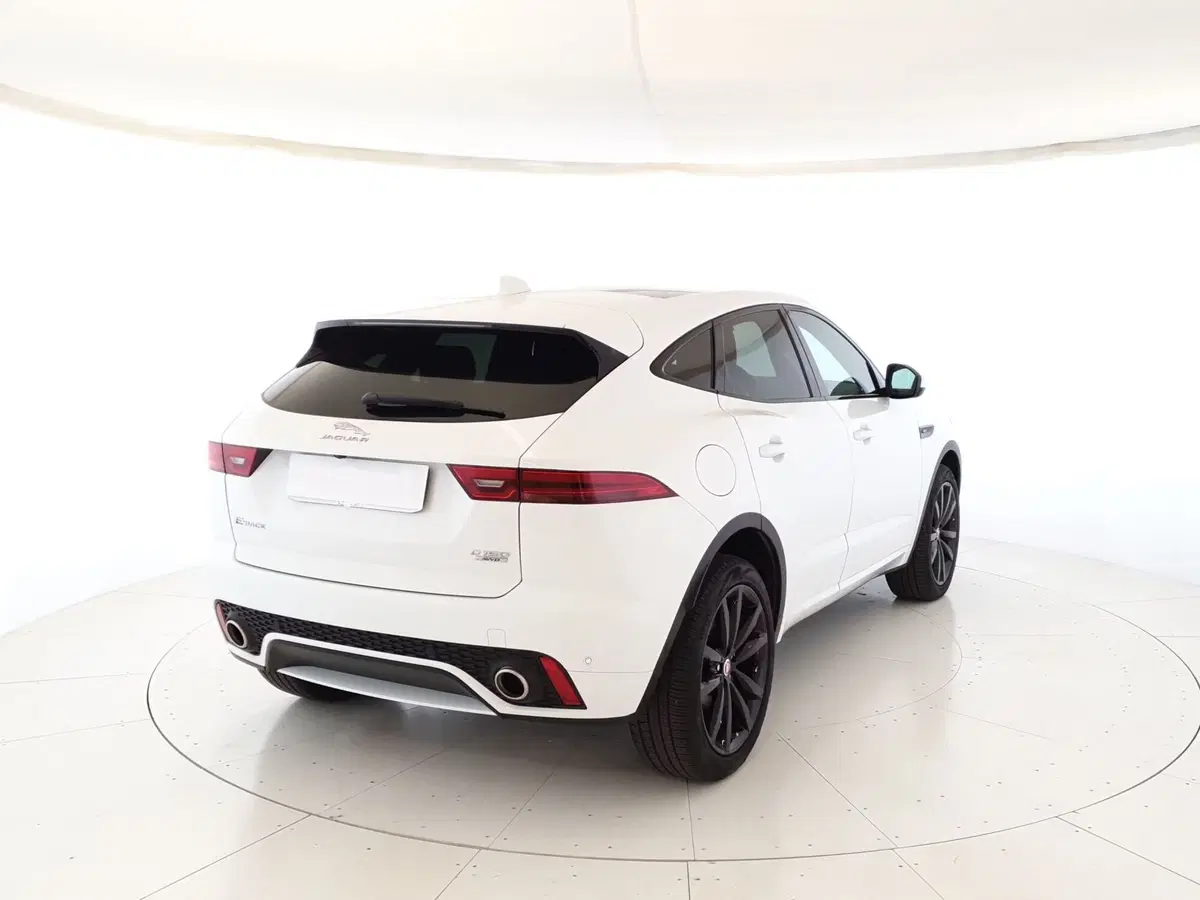 Jaguar E-Pace usata a Monza e Brianza (2)