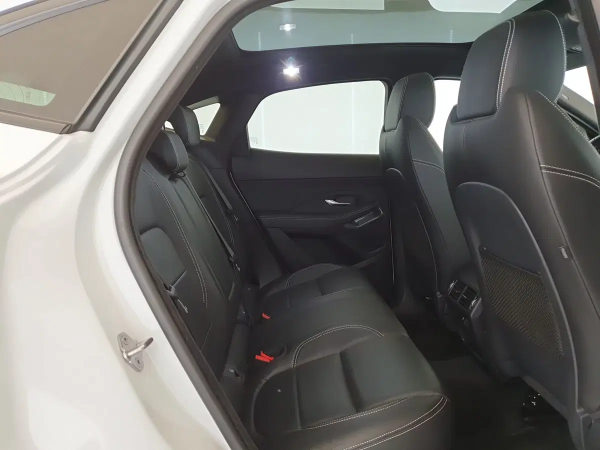 Jaguar E-Pace usata a Monza e Brianza (5)