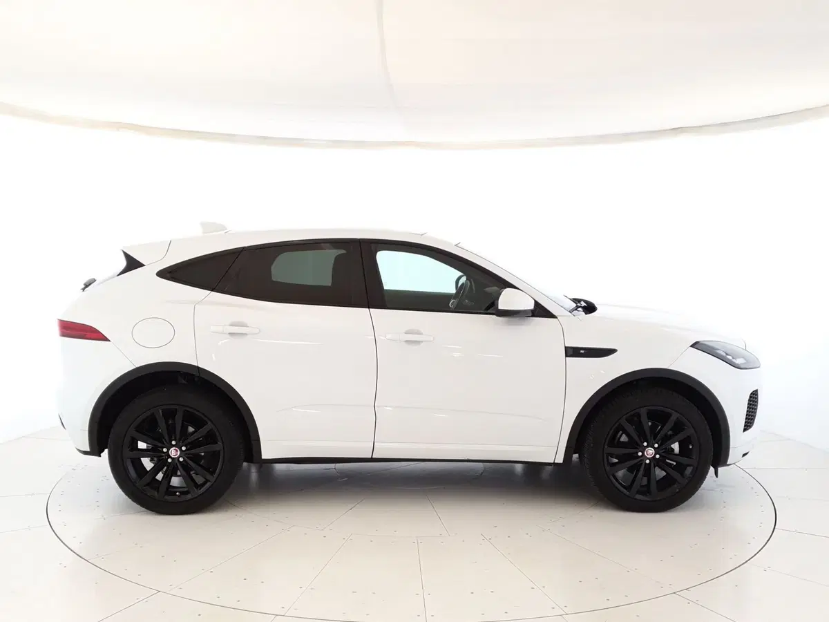 Jaguar E-Pace usata a Monza e Brianza (6)
