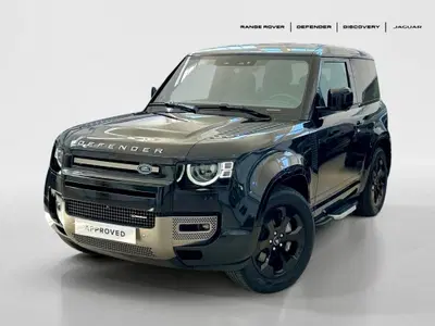 Land Rover Defender 90 3.0d i6 mhev X-Dynamic SE awd 300cv auto del 2021 usata a Bari