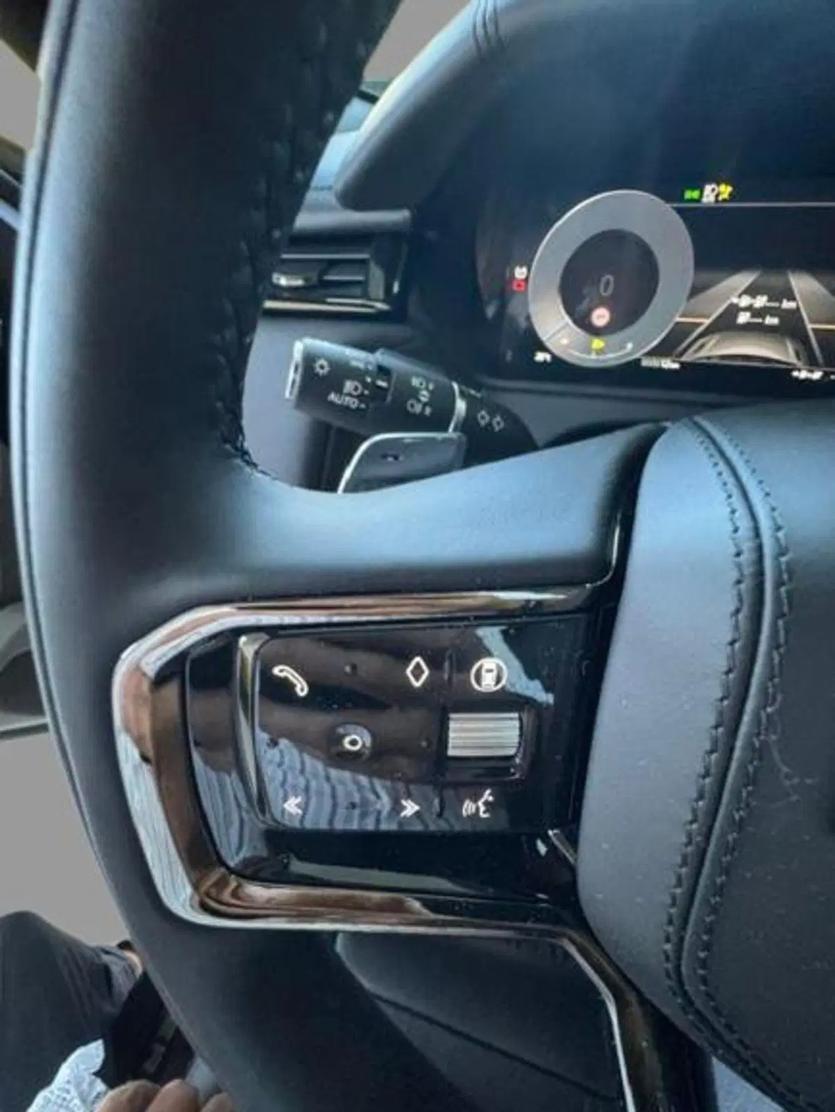 Land Rover Range Rover Velar nuova a Monza e Brianza (17)