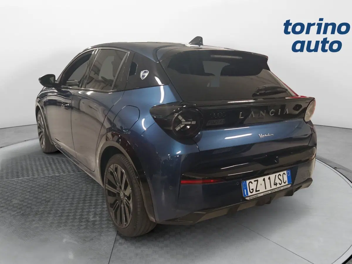 Lancia Ypsilon nuova a Torino (3)