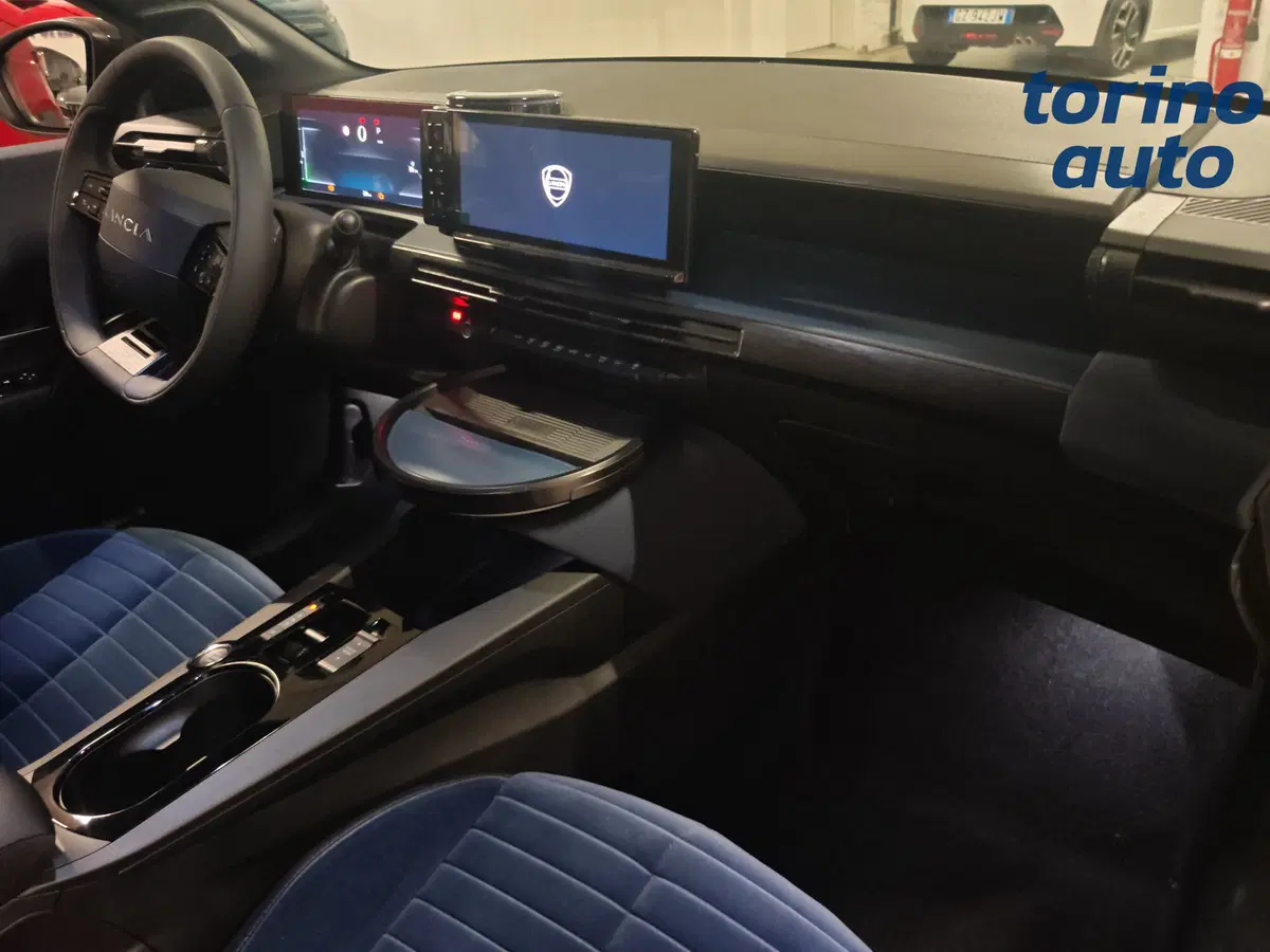 Lancia Ypsilon nuova a Torino (5)
