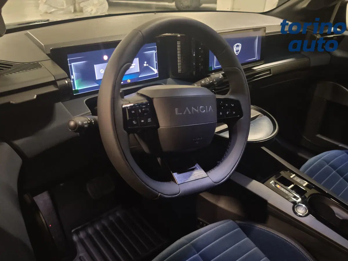 Lancia Ypsilon nuova a Torino (6)