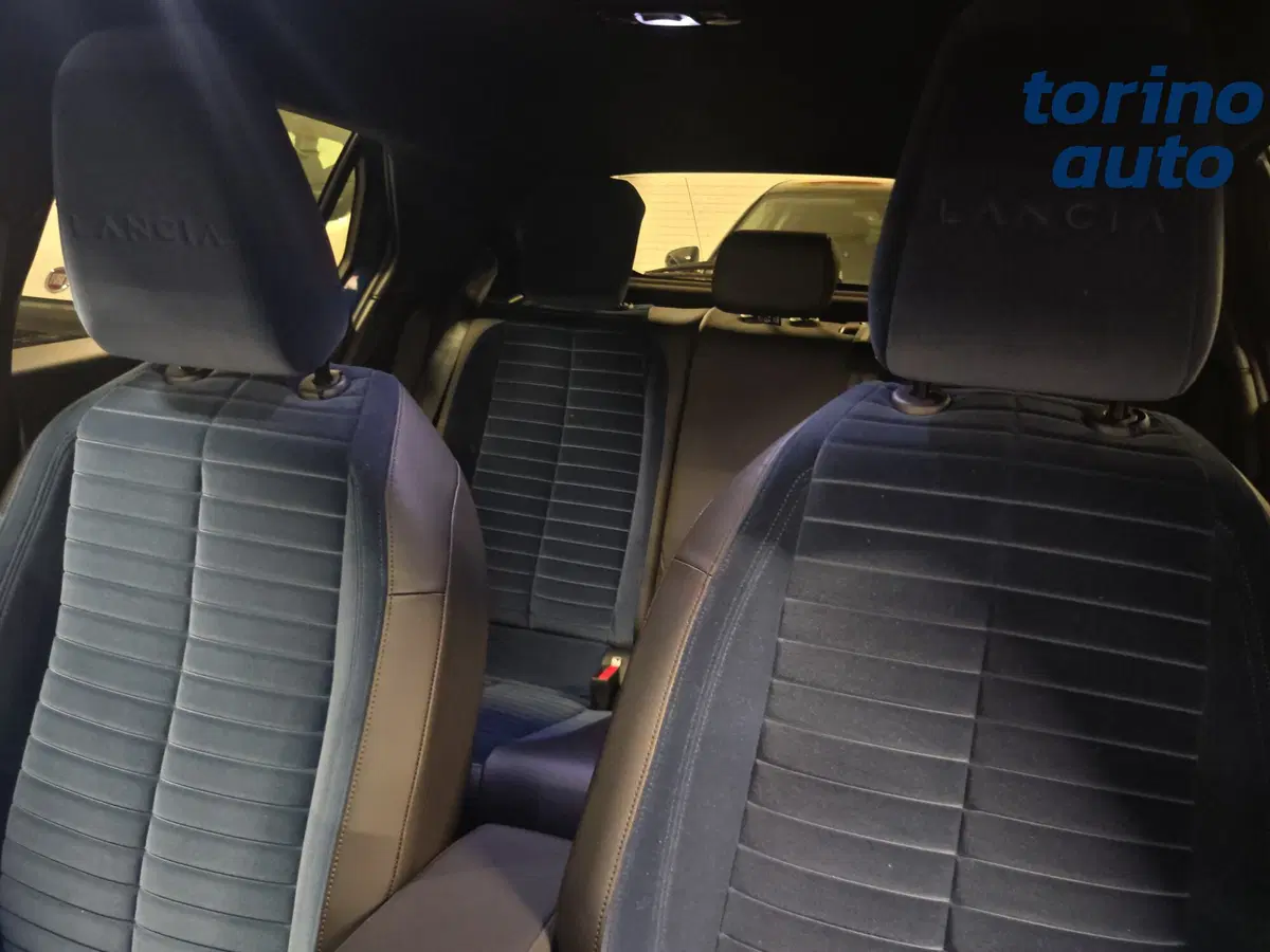 Lancia Ypsilon nuova a Torino (7)
