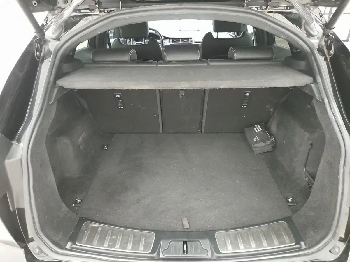 Jaguar E-Pace usata a Alessandria (11)