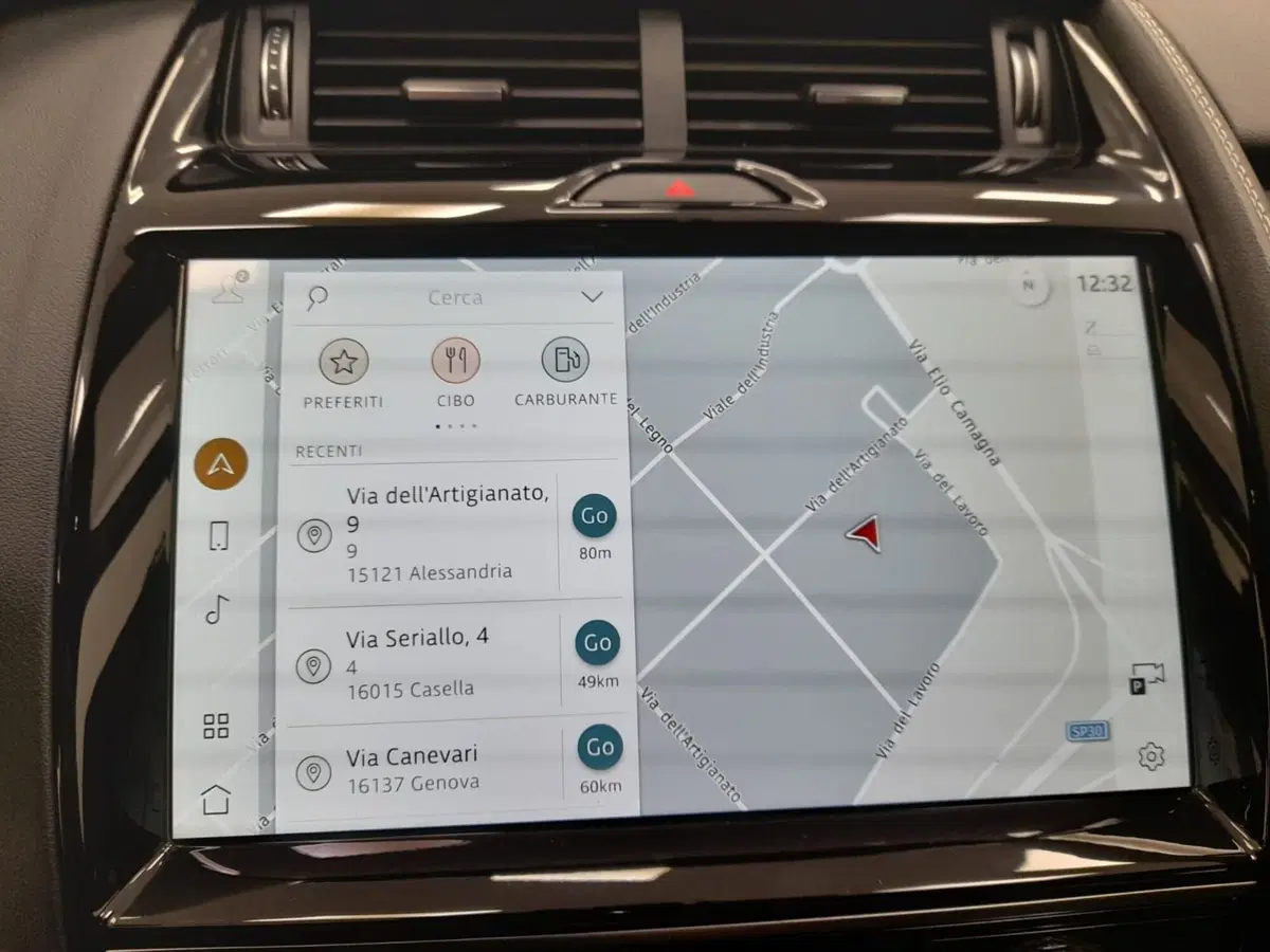 Jaguar E-Pace usata a Alessandria (18)