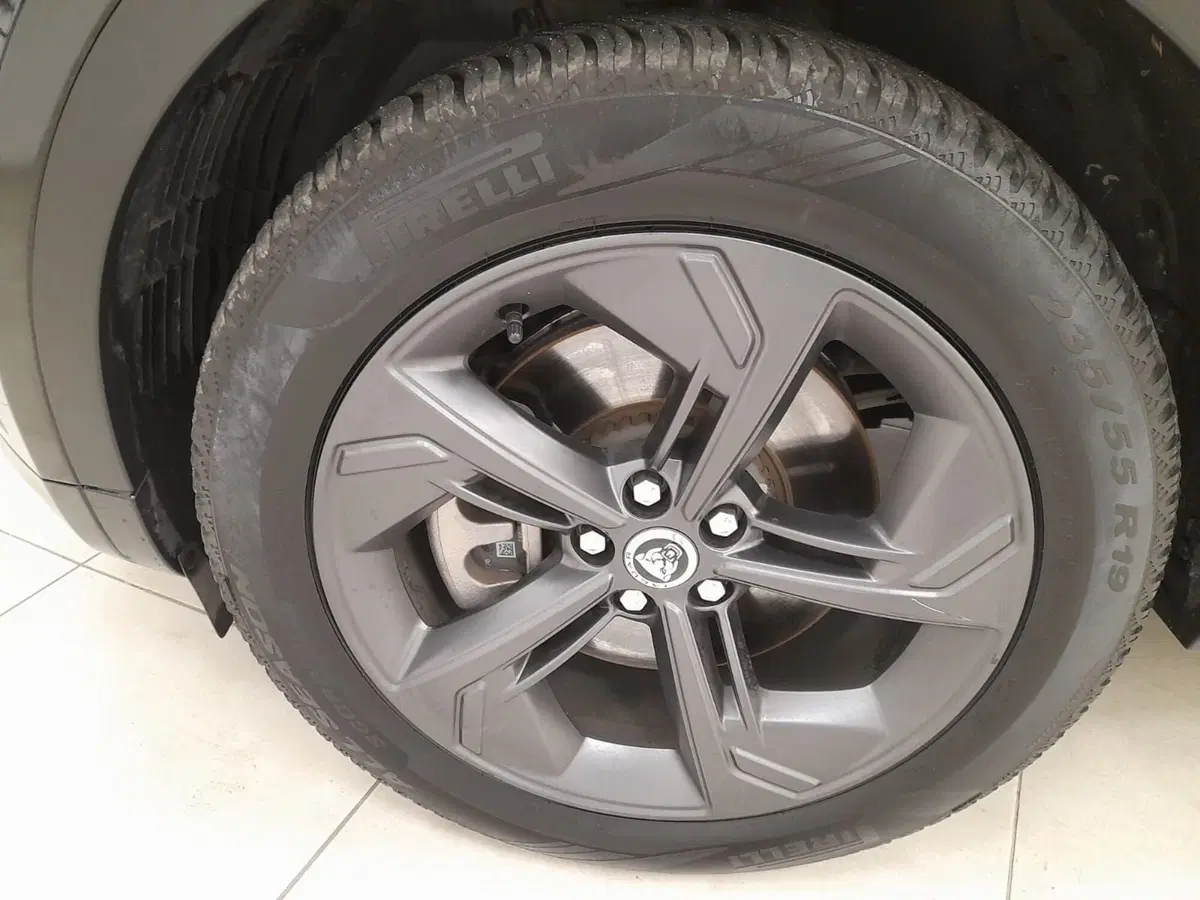 Jaguar E-Pace usata a Alessandria (7)