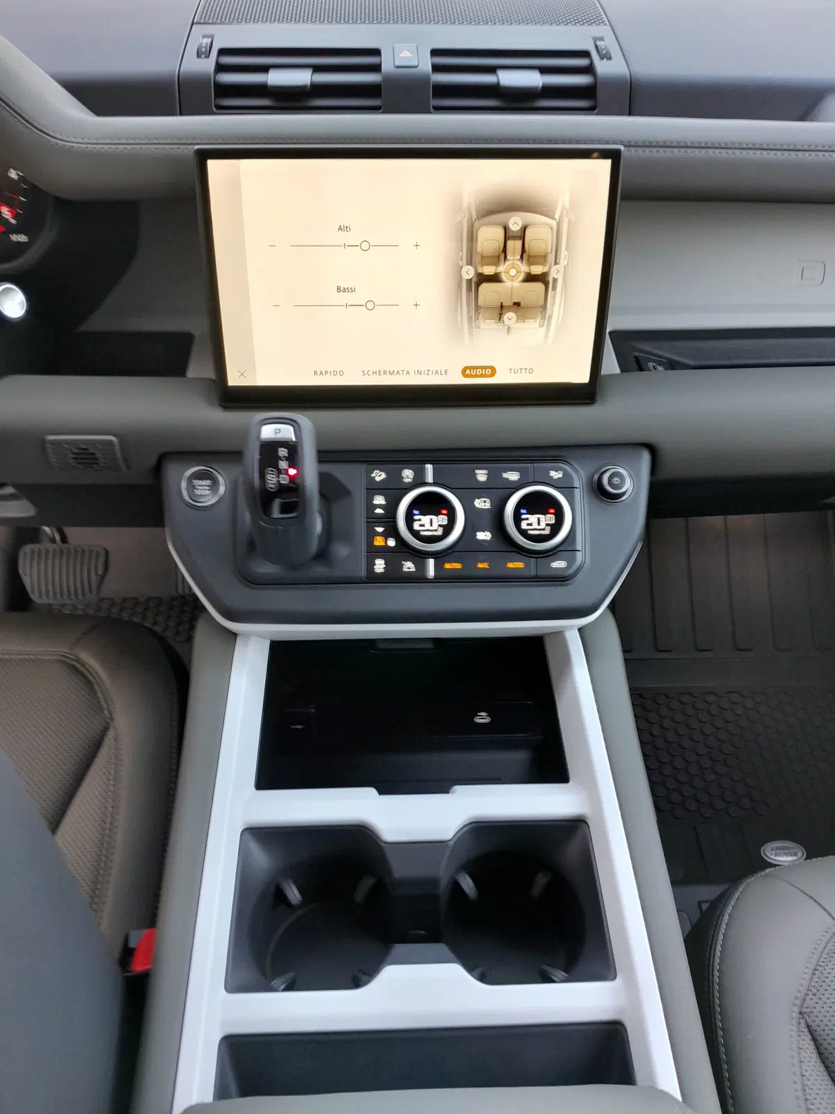 Land Rover Defender usata a Cuneo (11)