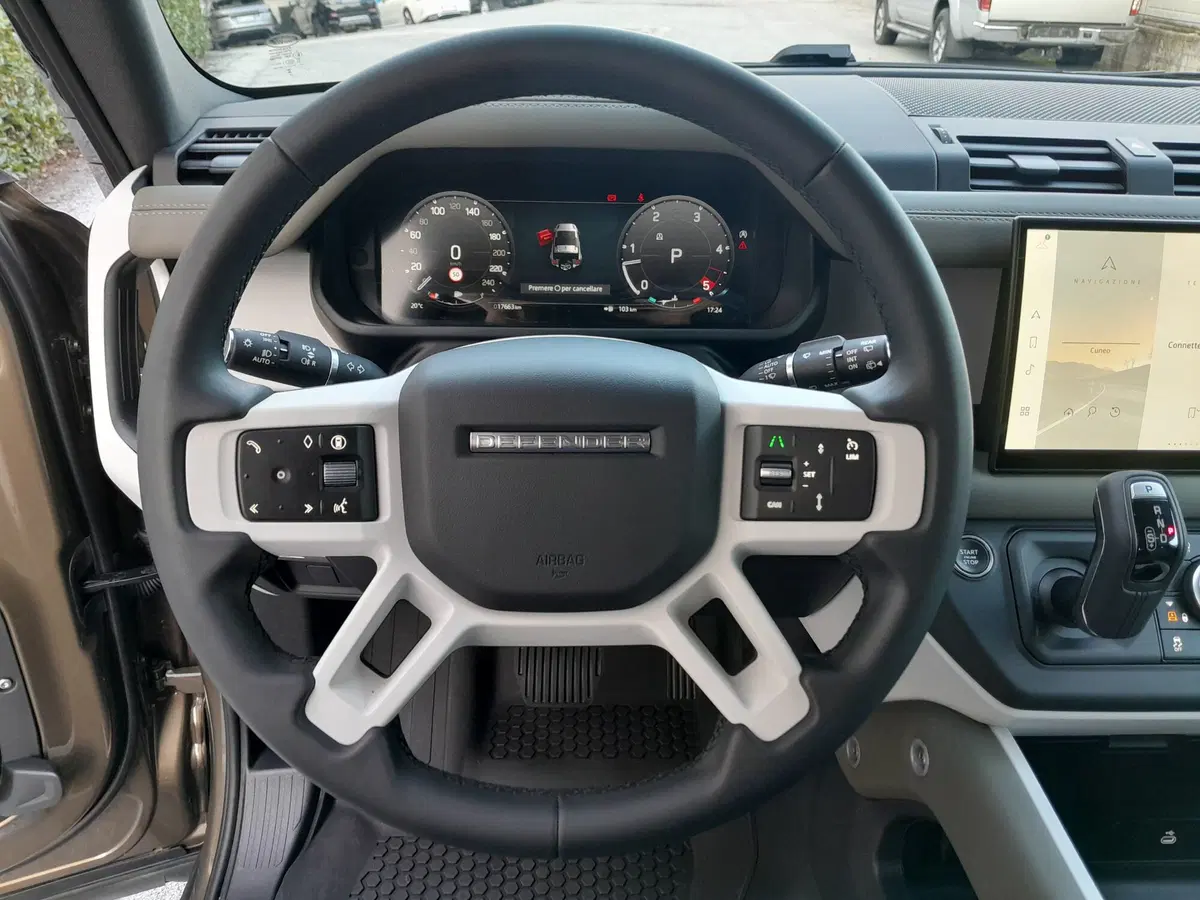Land Rover Defender usata a Cuneo (13)