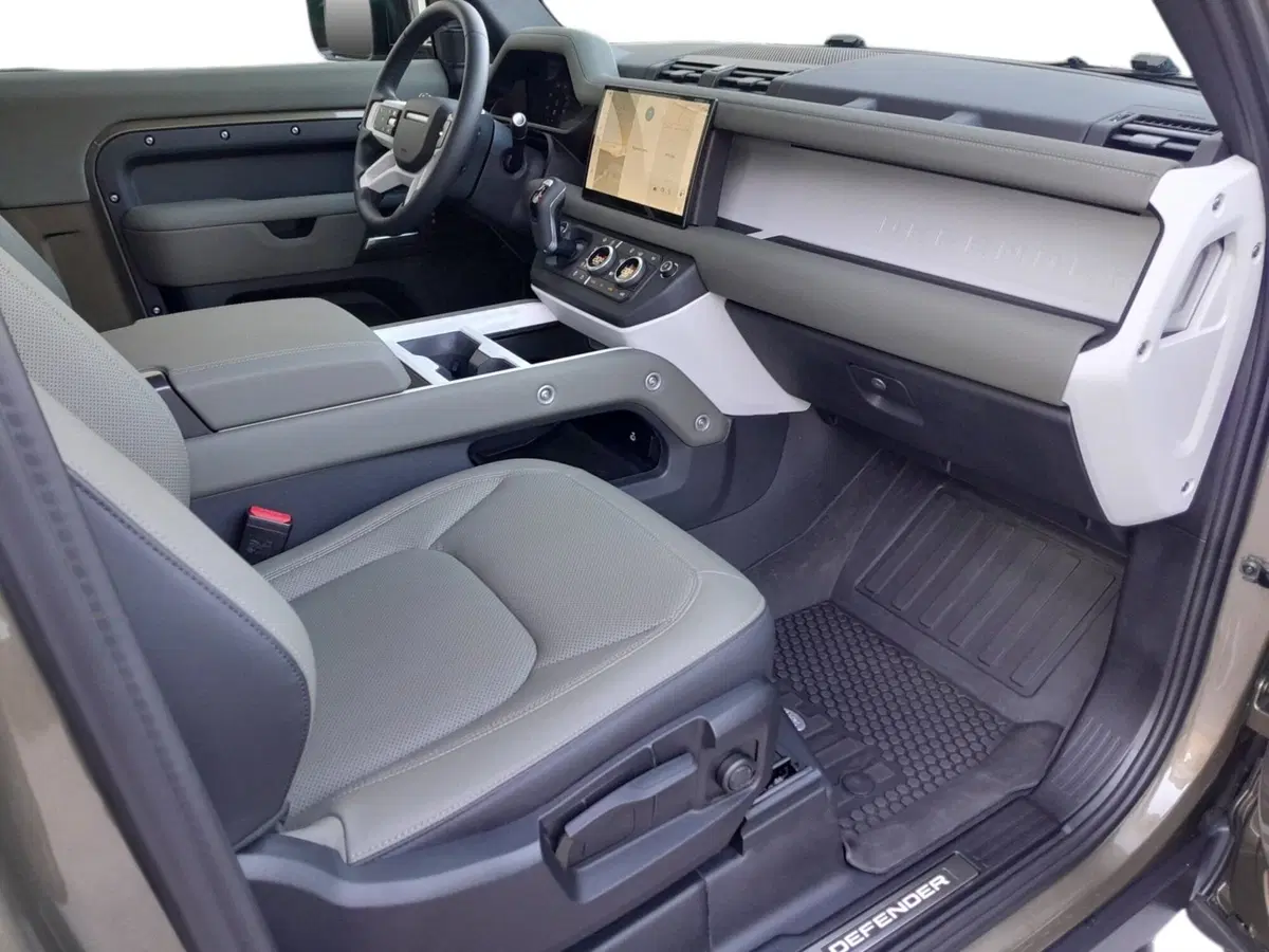 Land Rover Defender usata a Cuneo (17)