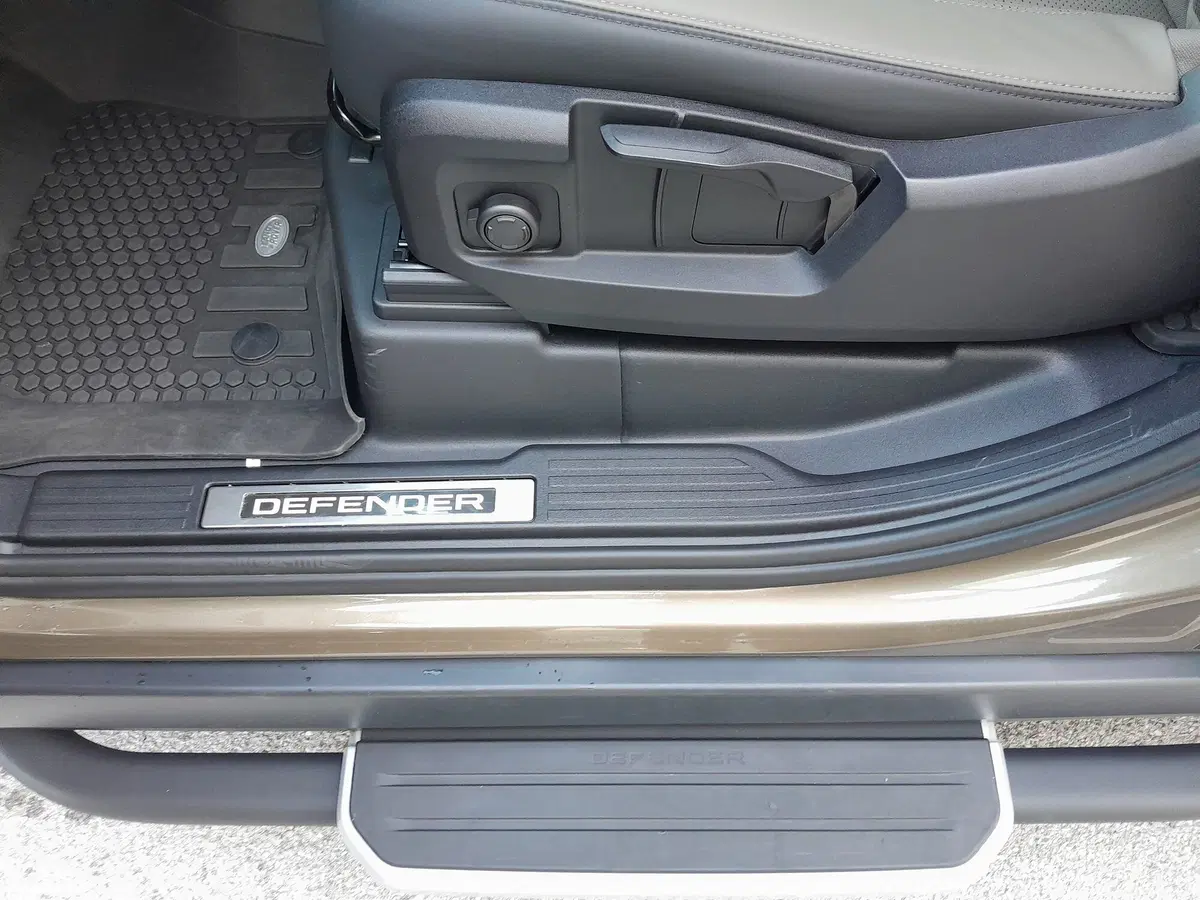 Land Rover Defender usata a Cuneo (20)
