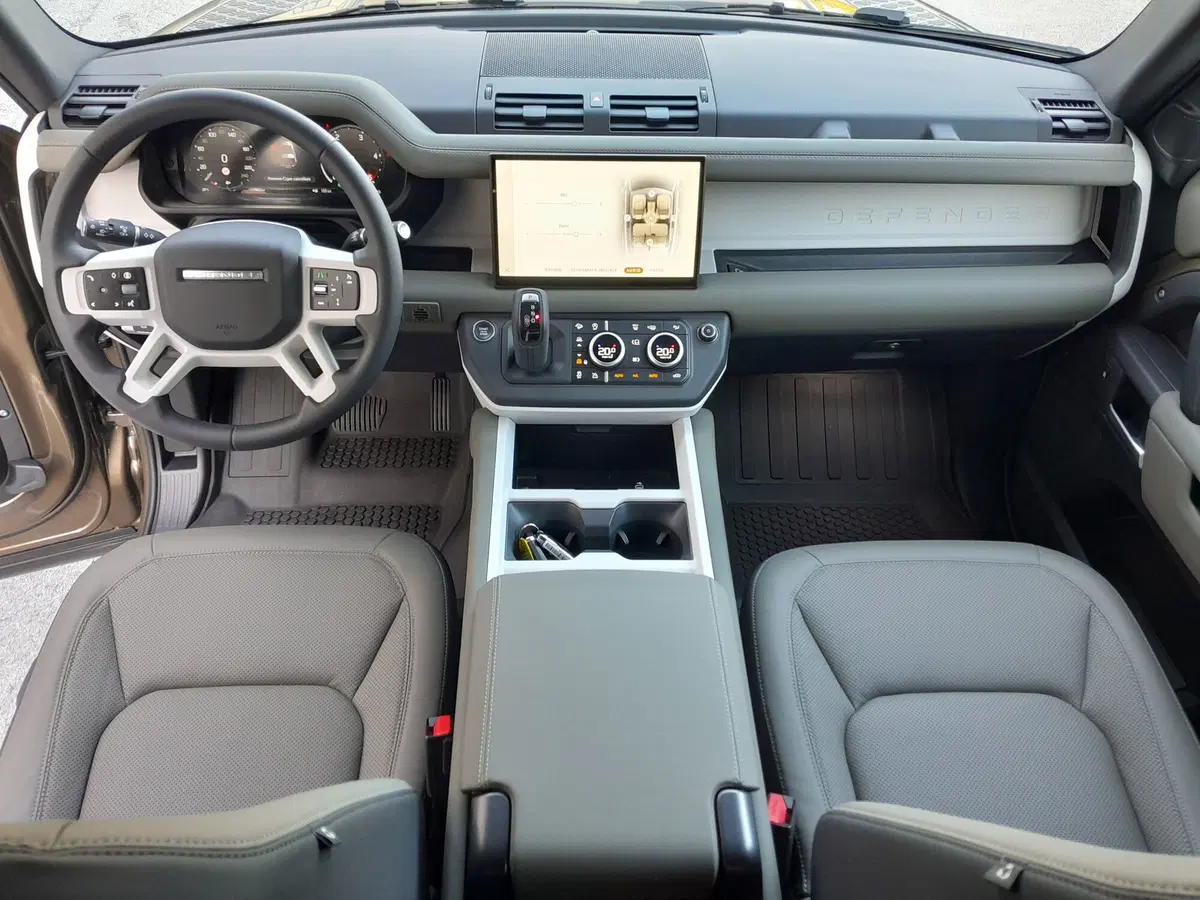 Land Rover Defender usata a Cuneo (9)