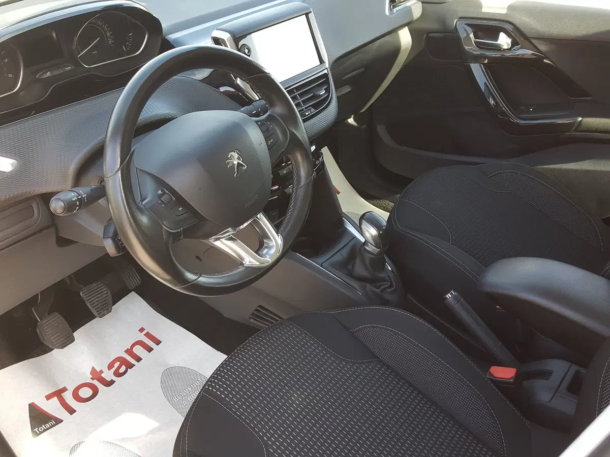 Peugeot 208 usata a L'Aquila (14)