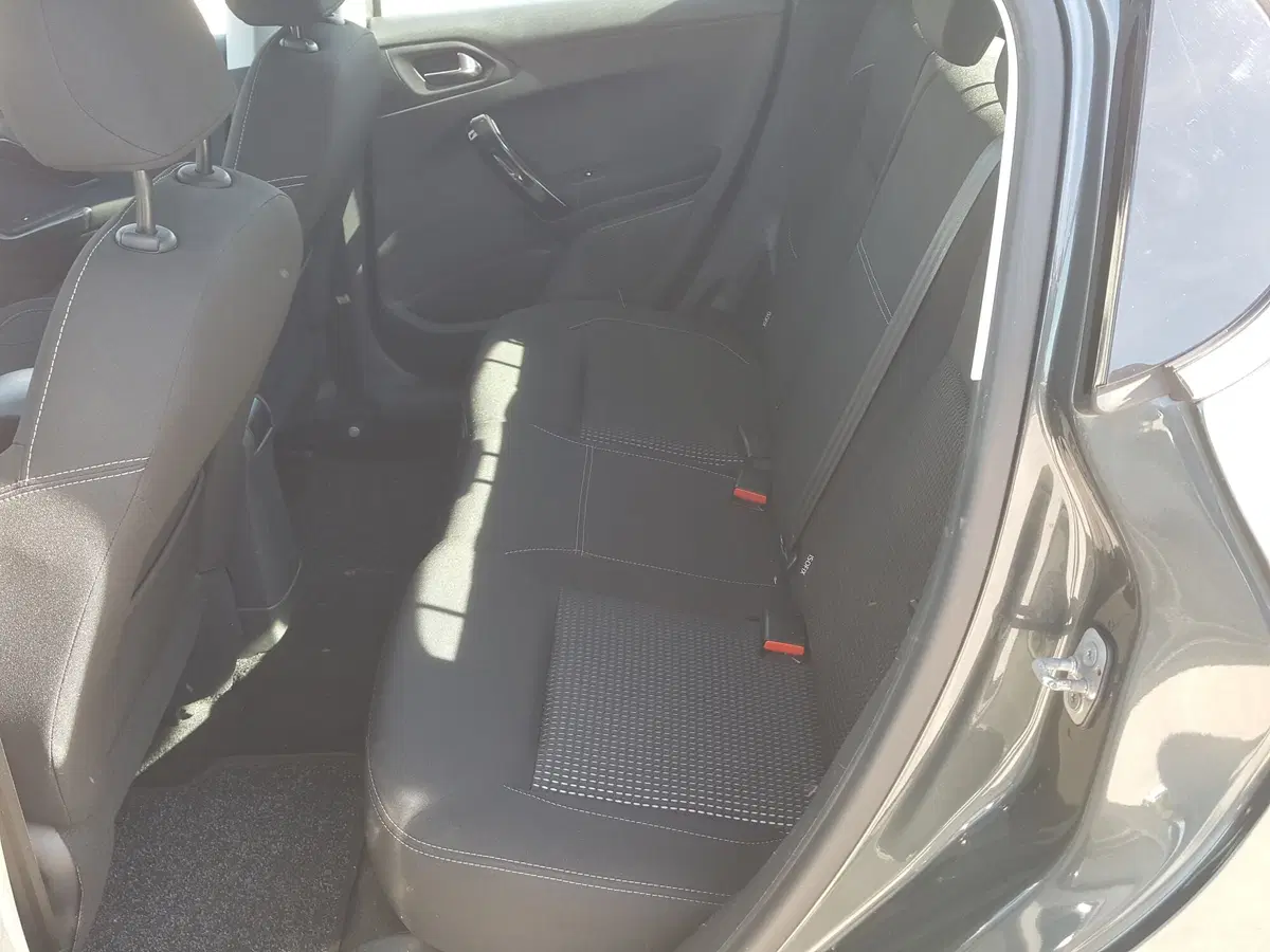 Peugeot 208 usata a L'Aquila (17)