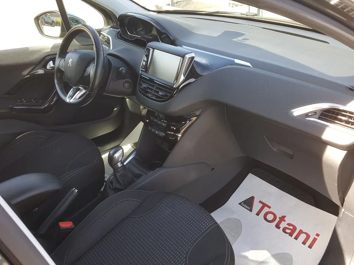 Peugeot 208 usata a L'Aquila (19)