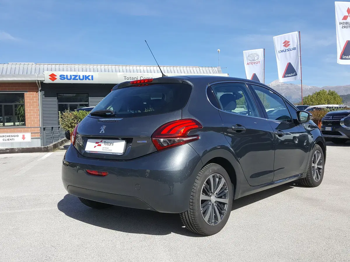 Peugeot 208 usata a L'Aquila (5)