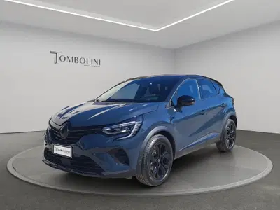 Renault Captur Plug-in Hybrid E-Tech 160 CV Rive Gauche del 2023 usata a Civitanova Marche