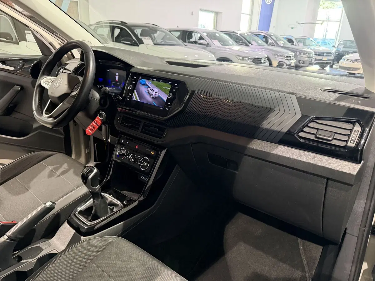 Volkswagen T-Cross usata a Genova (10)