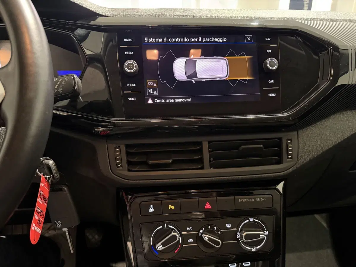 Volkswagen T-Cross usata a Genova (13)