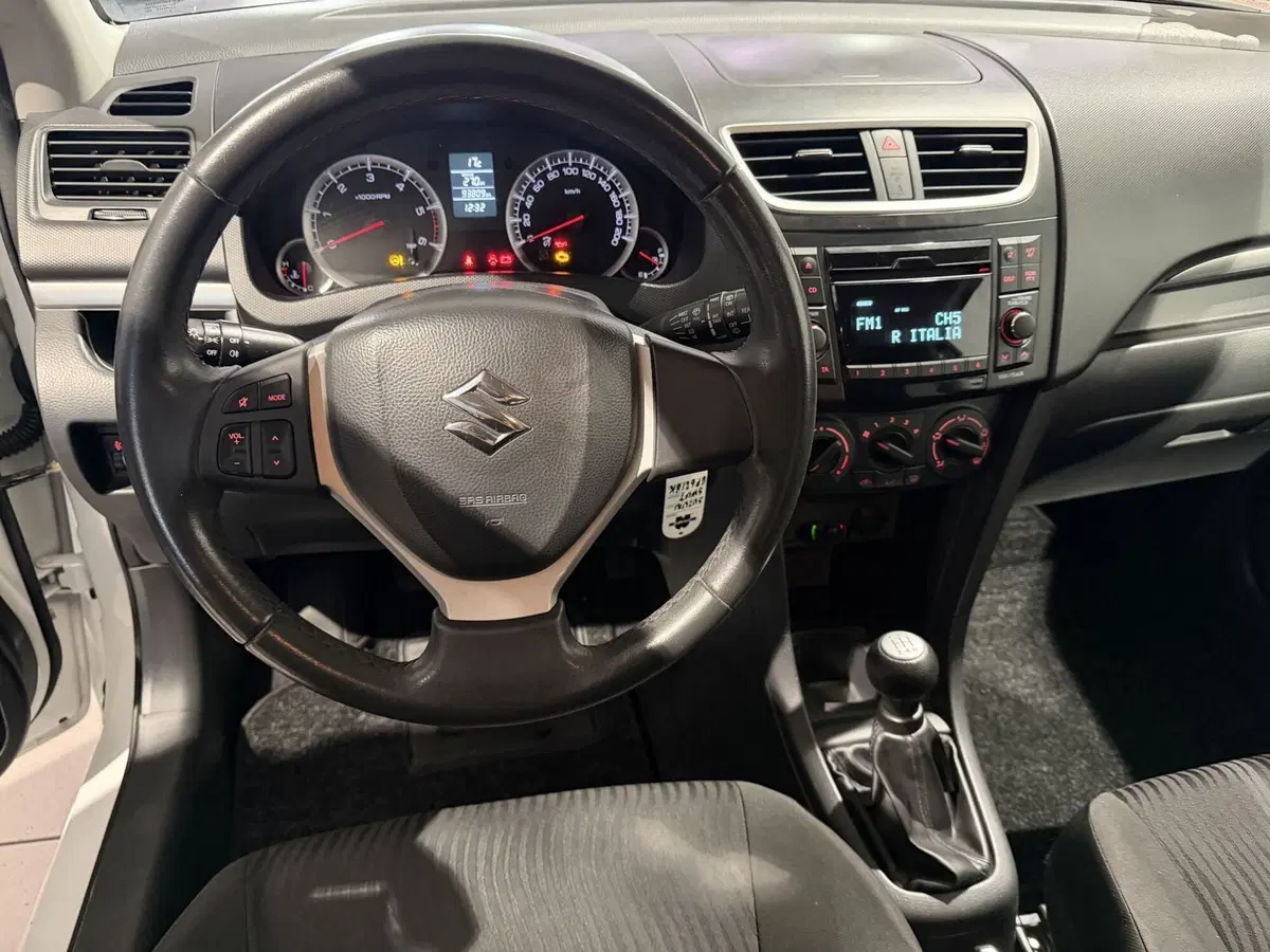 Suzuki Swift usata a Genova (11)