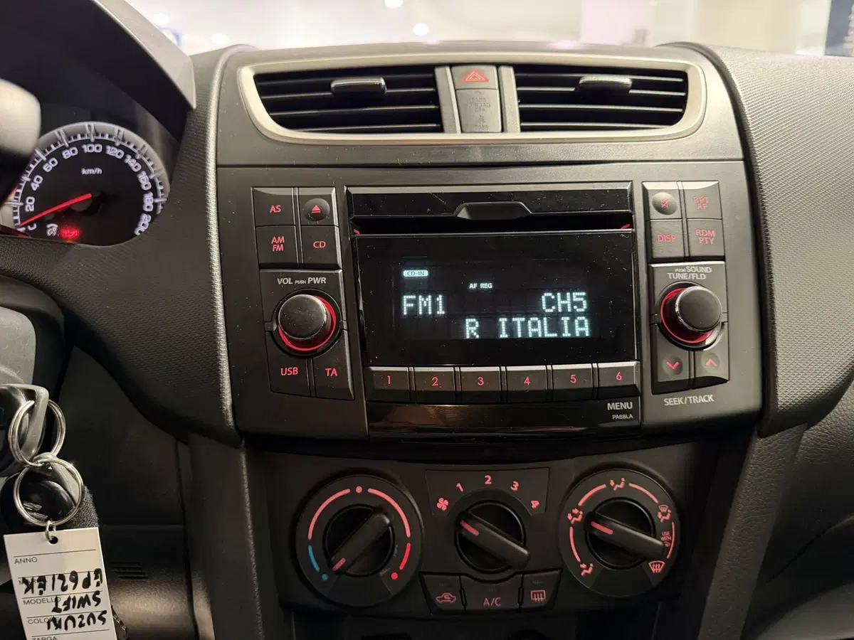 Suzuki Swift usata a Genova (13)