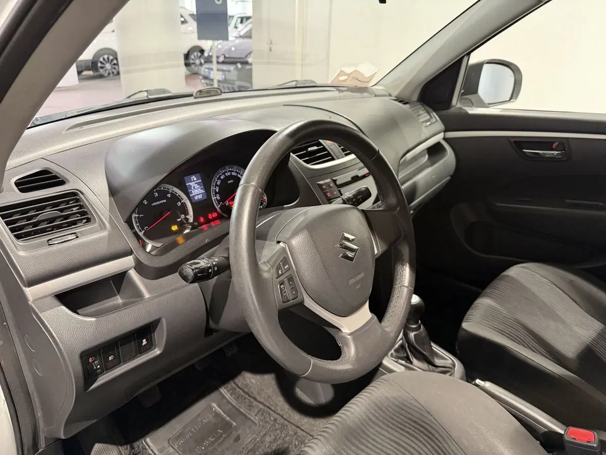 Suzuki Swift usata a Genova (8)