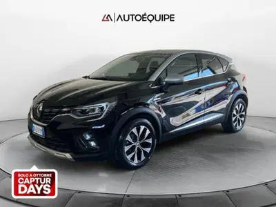 Renault Captur TCe 100 CV GPL FAP Intens del 2023 usata a Marino