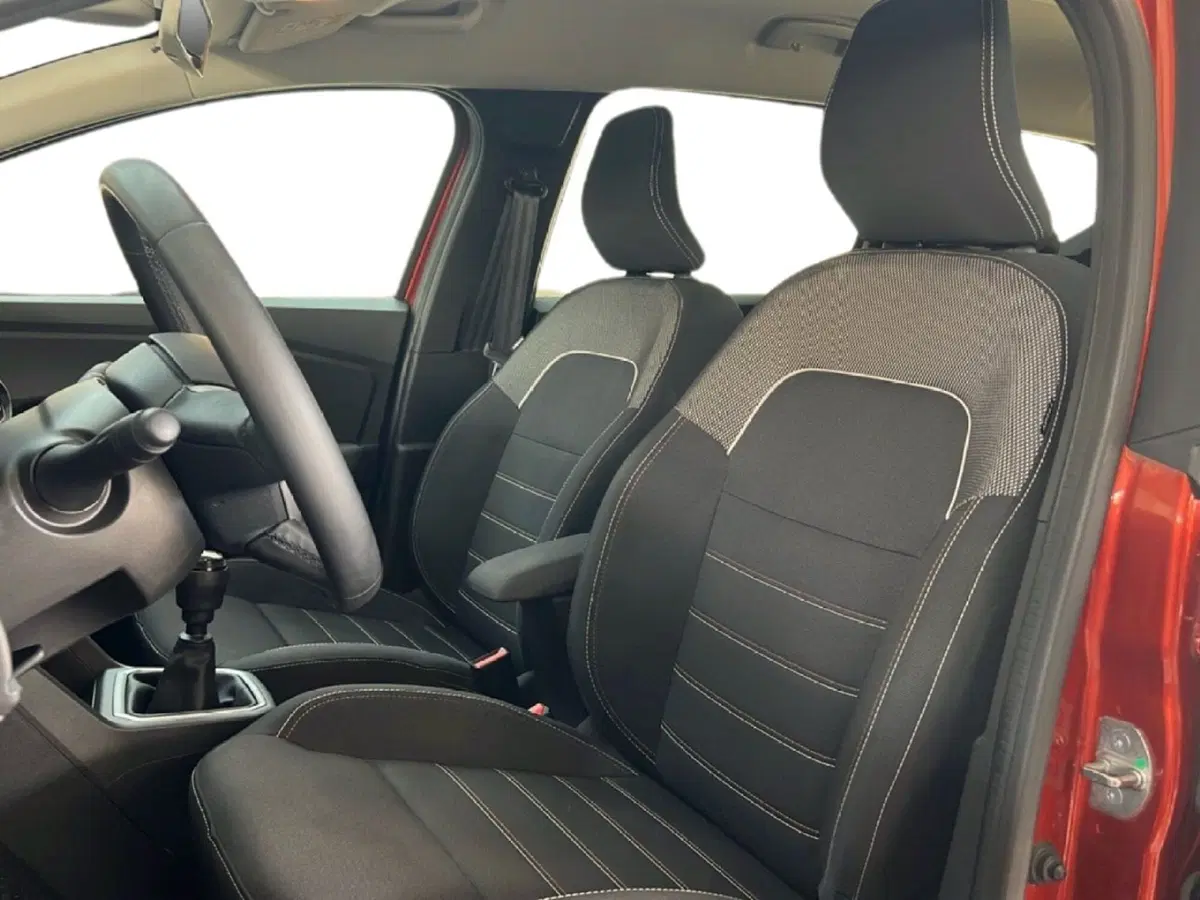 Dacia Jogger usata a Roma (12)