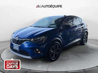 Renault Captur Full Hybrid E-Tech 145 CV Techno Fast Track del 2023 usata a Roma