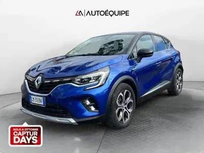 Renault Captur Full Hybrid E-Tech 145 CV Techno Fast Track del 2023 usata a Roma