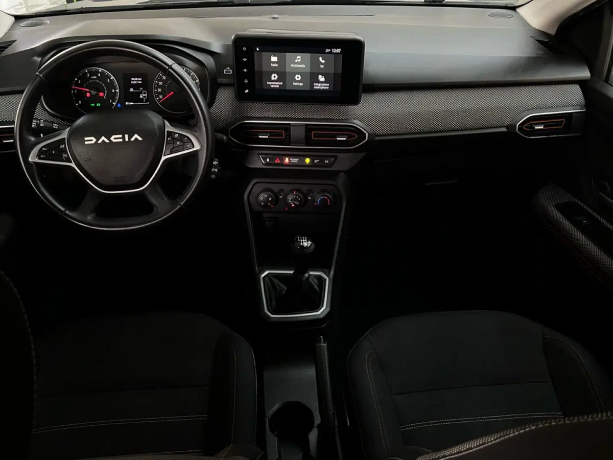 Dacia Sandero usata a Roma (11)