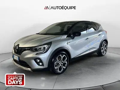 Renault Captur Full Hybrid E-Tech 145 CV Techno Fast Track del 2023 usata a Roma