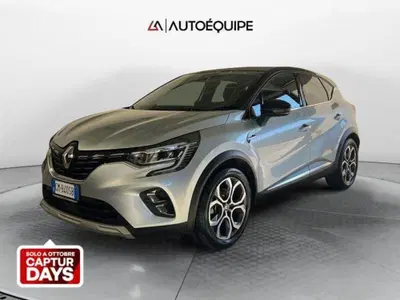 Renault Captur Full Hybrid E-Tech 145 CV Techno Fast Track del 2023 usata a Roma