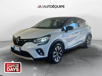 Renault Captur Mild Hybrid 140 CV Techno del 2023 usata a Roma
