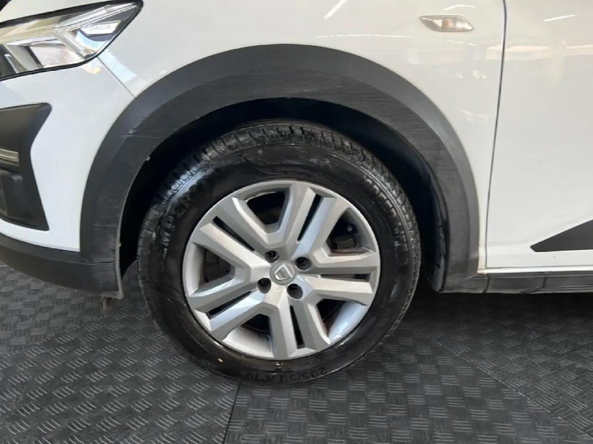 Dacia Jogger usata a Roma (9)